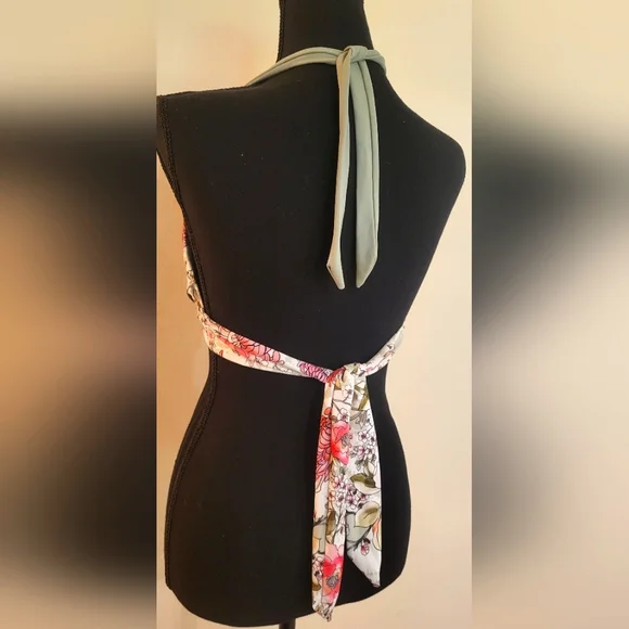 Mossimo Supply Co. Floral Bikini Top In Pink and Green (Size‎ M) - Picture 5 of 14